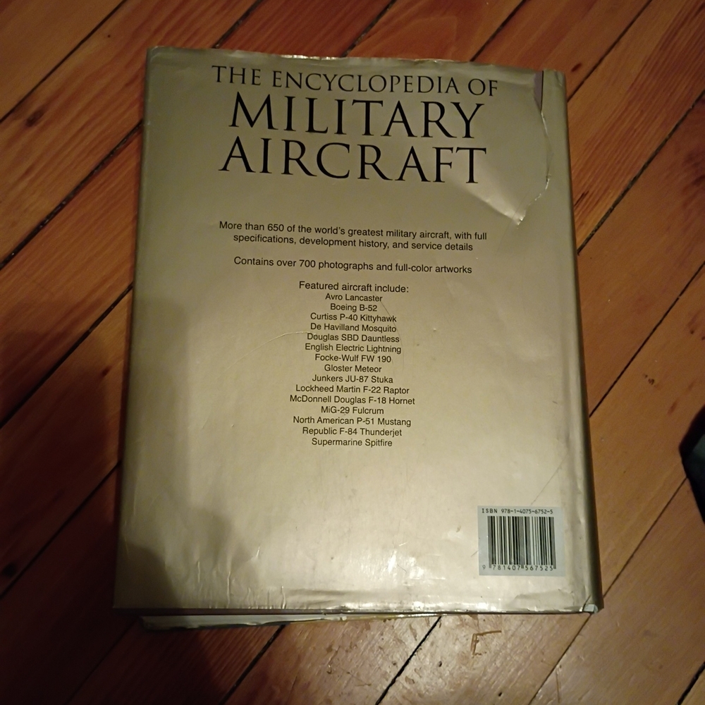 Combat Aircraft Collection Book - Picture 3 of 9